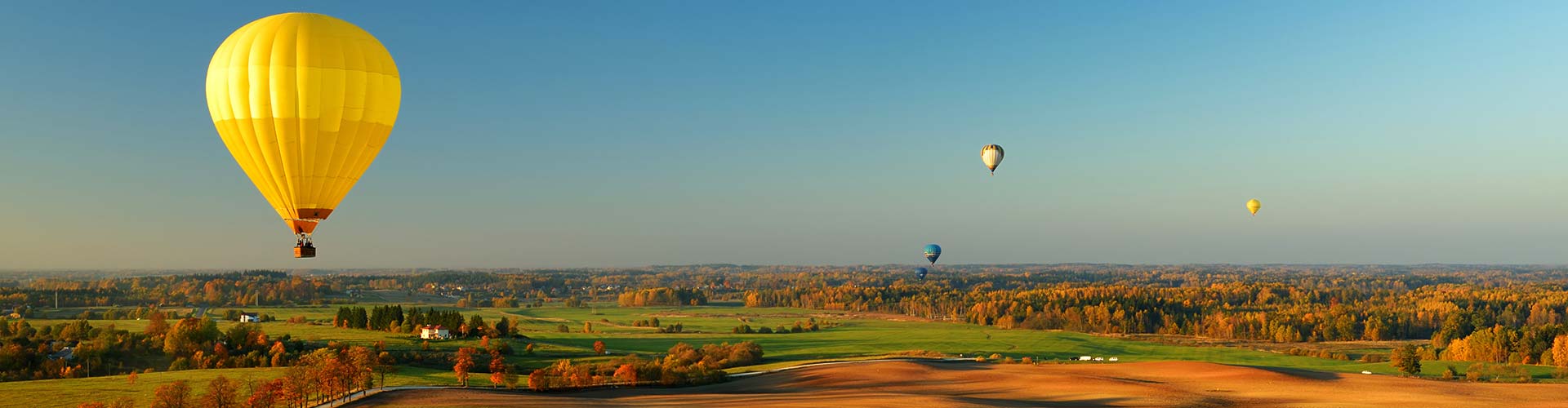 landscade with hot ai ballons | LGI