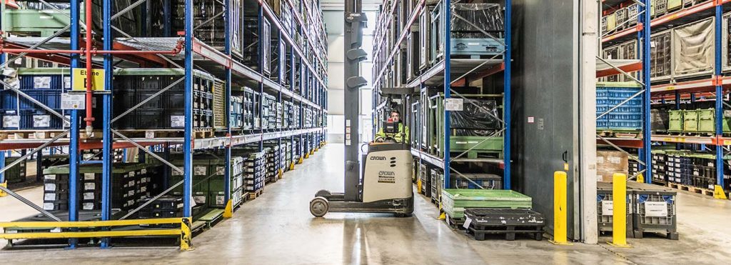 Stacker in LGI warehouse | Glossary K