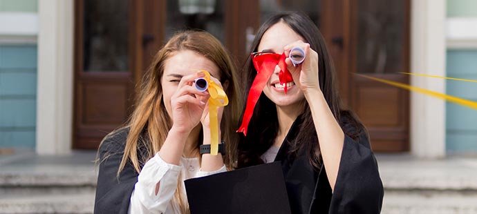 Two graduates | LGI